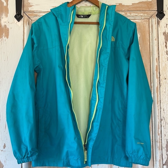 The Northface Girls Raincoat - Picture 5 of 7